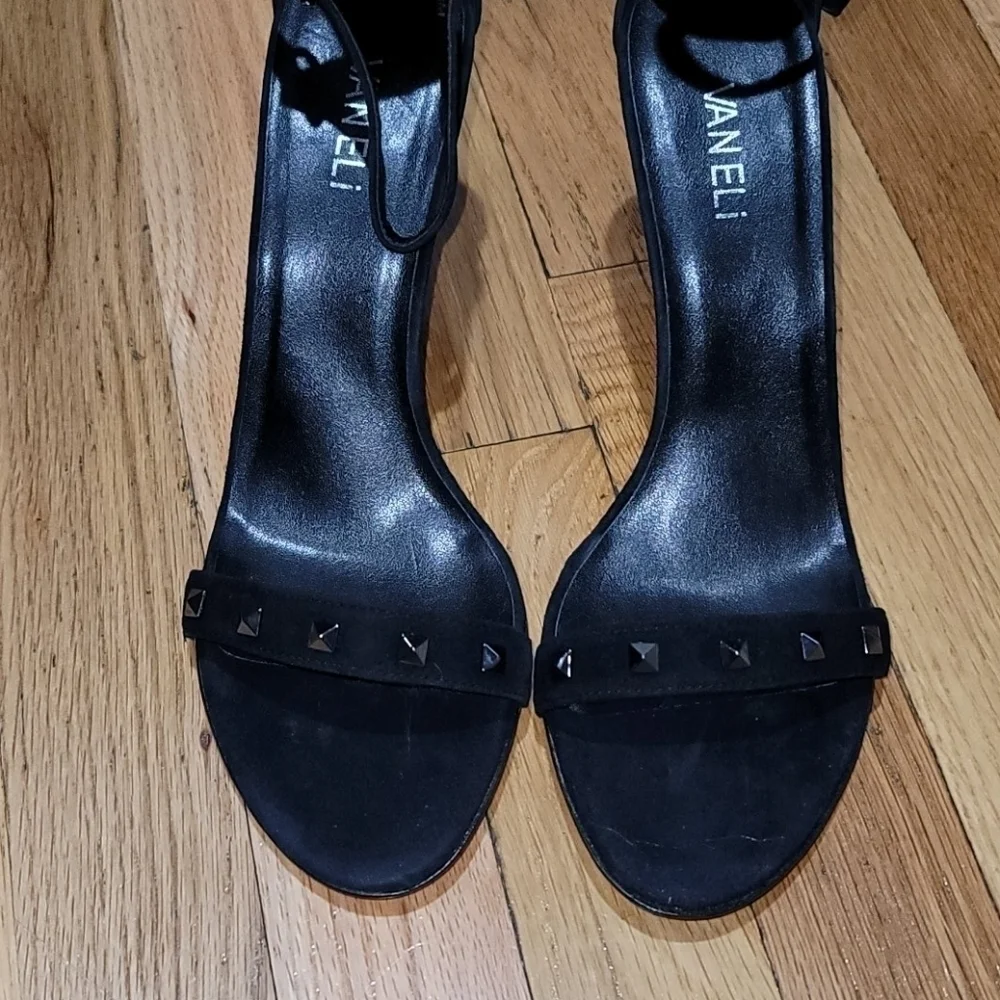Vaneli Tulla Sandals